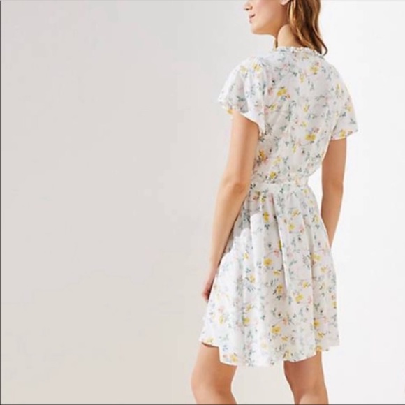 NWT LOFT Tossed Garden Floral Ruffle Wrap Dress 6 - Picture 2 of 9